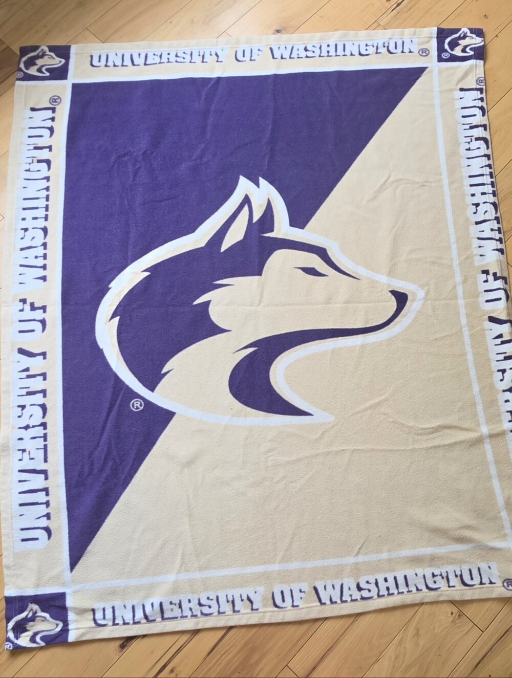 Official University Of Washington, UW,  Fleece Husky Blanket, Huskies